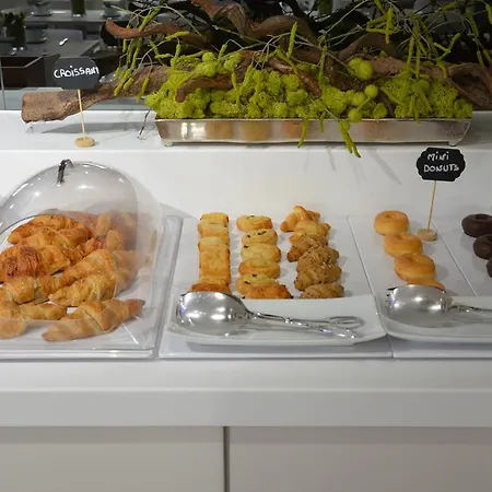 Apart-hotel Benabola & 4*