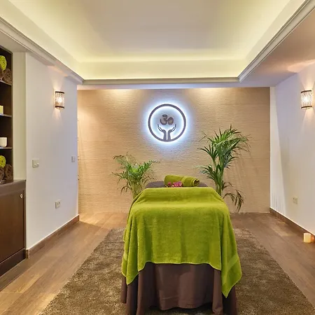 Apartahotel Benabola Hotel&suites