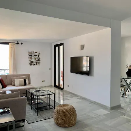 Apartahotel Benabola Hotel&suites Marbella
